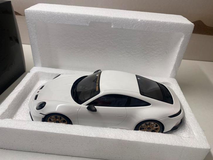 1:18 Minichamps Porsche 911 992 GT3 Touring 2022, Hobby en Vrije tijd, Modelauto's | 1:18, Zo goed als nieuw, Auto, MiniChamps