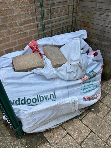 Terraszand gratis af te halen beschikbaar voor biedingen