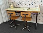 Vintage kids bureau formica met 2 stoelen, Ophalen, Gebruikt, Bureau