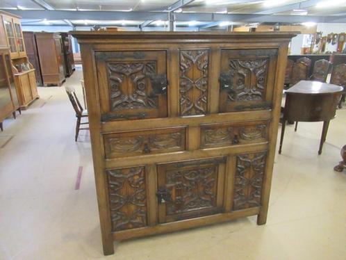 Oer 11221 grote Neo Gotische credenz, Antiek en Kunst, Antiek | Meubels | Kasten, Ophalen
