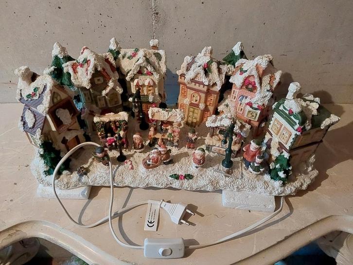 Prachtig Groot Verlicht Kerstdorp (55x21 cm) - Steen, Diversen, Kerst, Ophalen