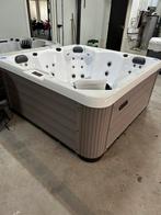 NIEUWE 5 PERSOONS JACUZZI SPA, Tuin en Terras, Bubbelbaden en Hottubs, Ophalen of Verzenden, Zo goed als nieuw, Filter