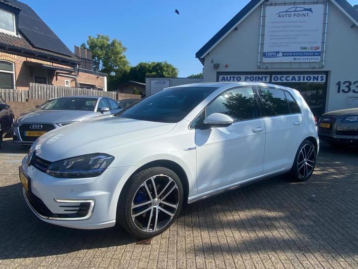 Volkswagen Golf 1.4 TSI GTE DSG/XENON/CAMERA/SPORTSEATS, Auto's, Volkswagen, Bedrijf, Te koop, Golf, ABS, Achteruitrijcamera, Airbags