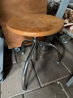 Krukje 3 poot vintage, Huis en Inrichting, Krukjes, Ophalen of Verzenden, Zo goed als nieuw, Hout