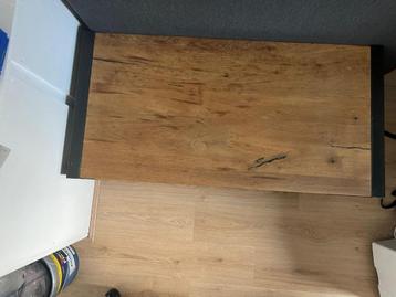 Salontafel beschikbaar voor biedingen