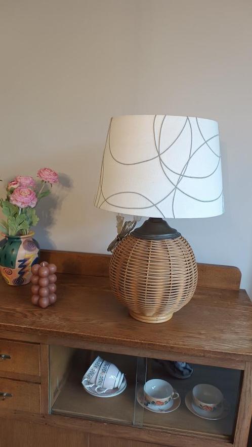 Vintage rotan bohemian boho japandi rieten lamp, Huis en Inrichting, Lampen | Tafellampen, Zo goed als nieuw, Minder dan 50 cm