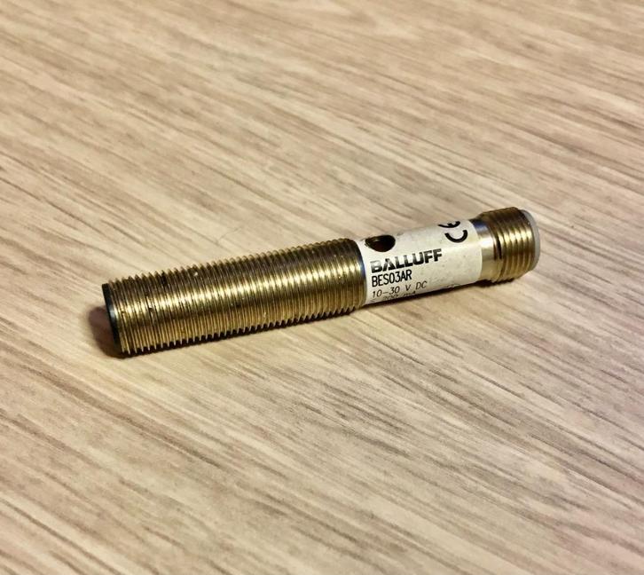 BALLUFF - BES03AR - Inductieschakelaar - Inductiesensor, Hobby en Vrije tijd, Elektronica-componenten, Zo goed als nieuw, Ophalen of Verzenden