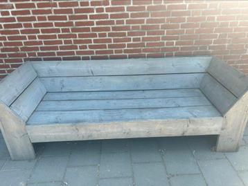 custom-made moderne tuinbank beschikbaar voor biedingen
