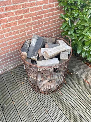 Hard hout stukken beschikbaar voor biedingen