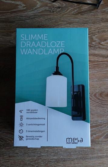 Slimme draadloze wandlamp beschikbaar voor biedingen