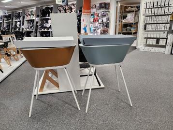 We Too badset + waskussen (OLD BLUE) beschikbaar voor biedingen