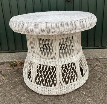 Brocante rieten - rotan tafeltje - salontafeltje beschikbaar voor biedingen