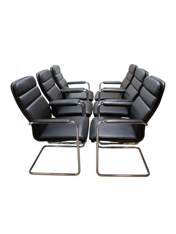 Vintage set van 6 Thonet stoelen, Huis en Inrichting, Stoelen, Gebruikt, Vijf, Zes of meer stoelen, Leer, Metaal, Zwart, Ophalen of Verzenden