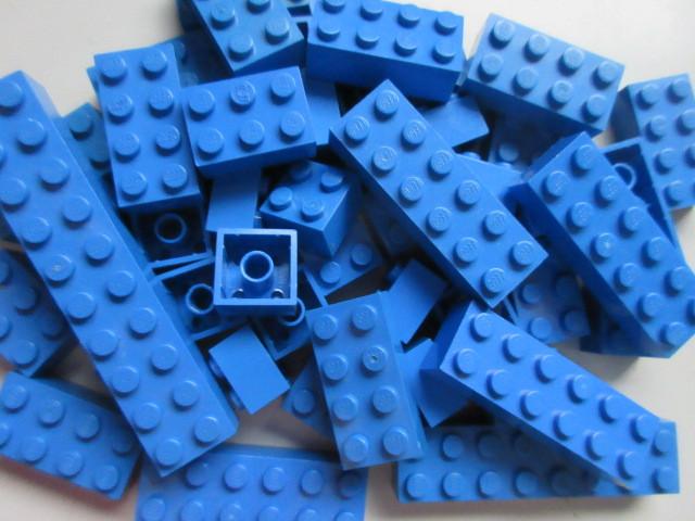 nr. 8621, 50 Blauwe stenen, 2 nop breed., Ophalen of Verzenden, Zo goed als nieuw, Complete set, Lego