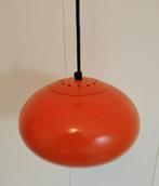 Leuke vintage / design oranje Herda hanglamp uit de jaren 70, Huis en Inrichting, Lampen | Hanglampen, Vintage, Ophalen of Verzenden