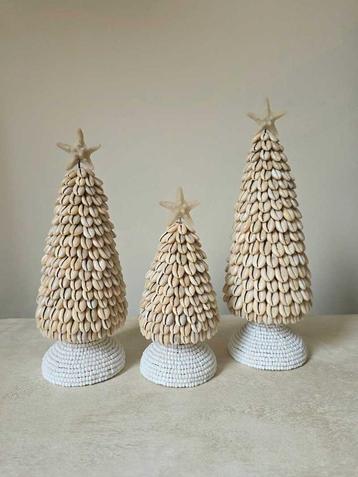 Schelpen kerstboom met kralen 3 wit uit Bali beschikbaar voor biedingen
