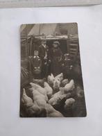BIJ  DE KIPPEN., Ophalen of Verzenden, Voor 1920, Sterren en Beroemdheden