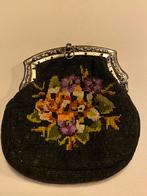 Zilveren beursbeugel aan geborduurd tasje uit 1918, Ophalen of Verzenden, Zilver