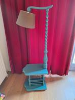 vintage lamp met tafeltje., Huis en Inrichting, Lampen | Vloerlampen, Ophalen, Gebruikt, Minder dan 100 cm