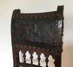 Renaissance stoel noten- of kersenhout, Ophalen