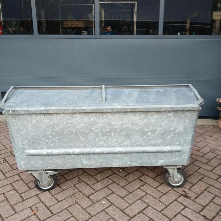 Metalen container op wielen, Doe-het-zelf en Verbouw, Metalen, Ophalen