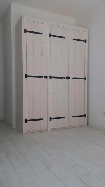 Massief houten kledingkasten COMPLEET MAATWERK  beschikbaar voor biedingen