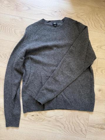 Uniqlo trui grijs L beschikbaar voor biedingen