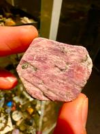 Prachtige Ruwe Robijn, Ophalen of Verzenden, Mineraal