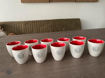 Douwe Egberts Koffiekopjes beschikbaar voor biedingen