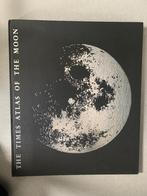 Boek The times atlas of the moon, Overige atlassen, Ophalen of Verzenden, 1800 tot 2000, Wereld