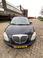 Lancia Ypsilon 1.4 16V 2004 Zwart, Auto's, Lancia, Voorwielaandrijving, 15 km/l, 40 €/maand, 400 kg