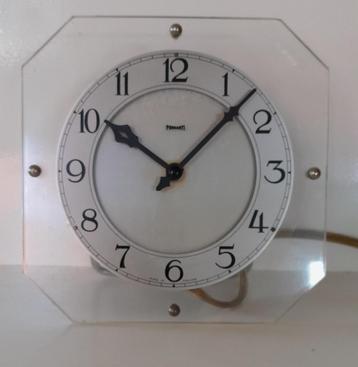 Ferranti elektrische klok met origineel uurwerk, loopt goed. beschikbaar voor biedingen