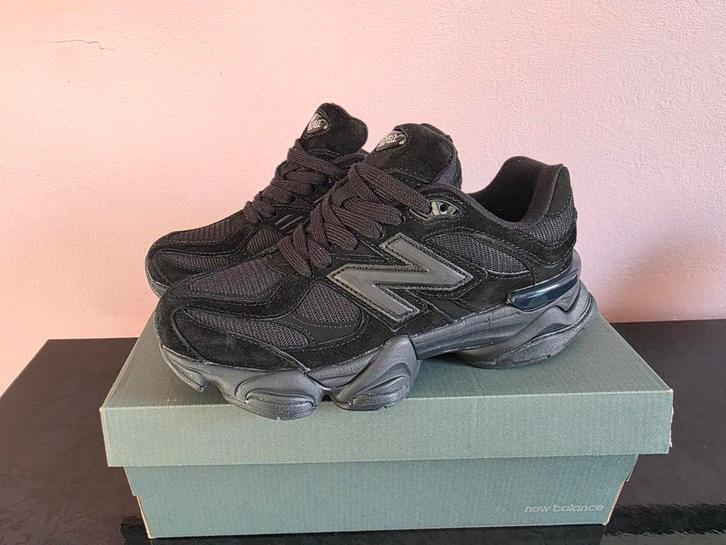 ZIEN!! New balance 9060 Zwart Schoenen (asics,jordan,gucci), Kleding | Heren, Schoenen, Nieuw, Sneakers of Gympen, Zwart, Ophalen of Verzenden