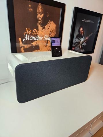 Apple iPod Hi-Fi met iPod en Bluetooth beschikbaar voor biedingen