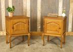 Set van twee houten brocante nachtkastjes Queen Ann, Ophalen, Gebruikt, --, 55 tot 70 cm