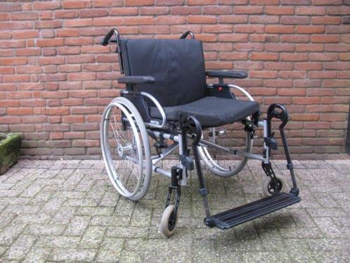 Meyra inklapbare rolstoel met rug stabilisatie 58cm breed, Diversen, Rolstoelen, Zo goed als nieuw, Duwrolstoel, Inklapbaar, Ophalen of Verzenden