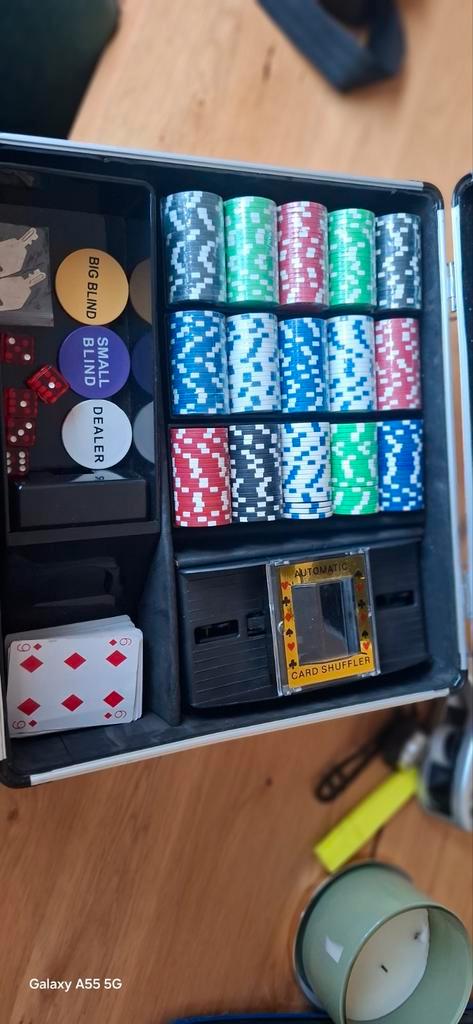 Complete Pokerset in Koffer - Casino Kwaliteit!, Hobby en Vrije tijd, Gezelschapsspellen | Bordspellen, Zo goed als nieuw, Drie of vier spelers