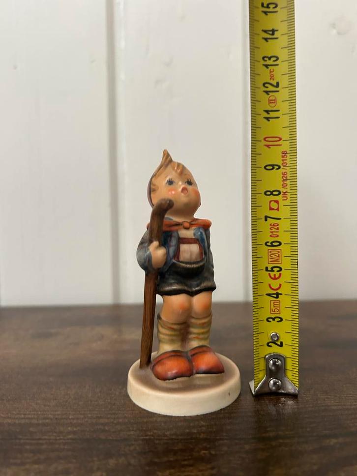 Goebel hummel 16 2/0 little hiker hoogte 9 cm, Antiek en Kunst, Antiek | Porselein, Ophalen of Verzenden