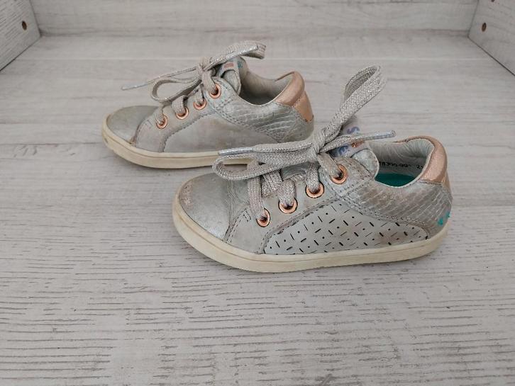 Bunnies grijs met zilverkleurige meisjes schoenen maat 21, Kinderen en Baby's, Kinderkleding | Schoenen en Sokken, Gebruikt, Schoenen