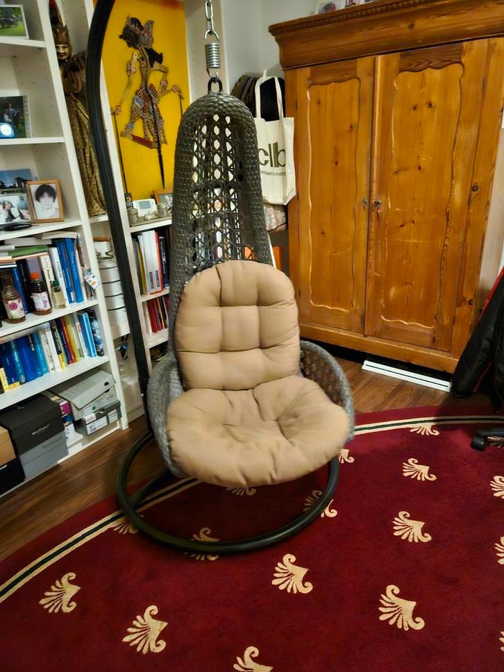 Stijlvolle Egg Stoel (hangstoel), Huis en Inrichting, Stoelen, Gebruikt, Eén, Kunststof, Metaal, Grijs, Ophalen