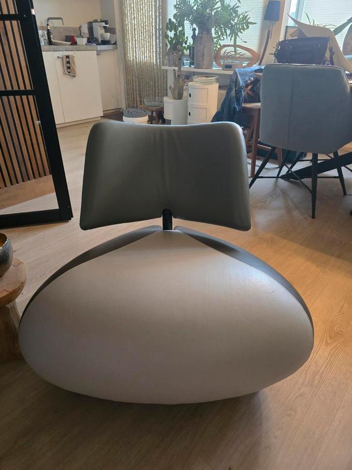 -Leolux Pallone Pa -Design Eyecatcher, Huis en Inrichting, Stoelen, Zo goed als nieuw, Eén, Leer, Grijs, Ophalen of Verzenden