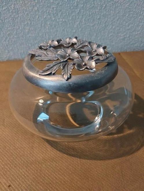 Leuk glazen schaaltje met metalen deksel, Huis en Inrichting, Keuken | Servies, Zo goed als nieuw, Schaal of Schalen, Overige stijlen