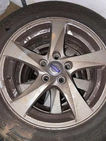 LM velgen Volvo V60 (2015) en LM velgen BMW X1 (e84) beschikbaar voor biedingen