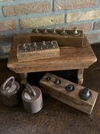 Brocante oude gewichten in houten houder, Antiek en Kunst, Antiek | Gereedschap en Instrumenten, Ophalen of Verzenden