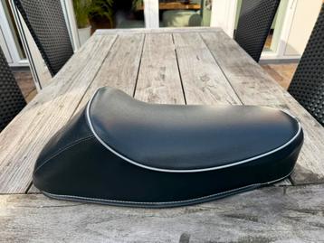 Vespa soloseat zadel smallframe V50 beschikbaar voor biedingen