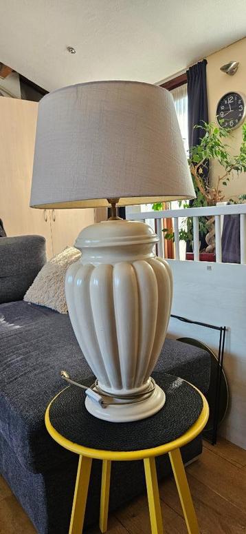 Keurige schemerlamp beschikbaar voor biedingen