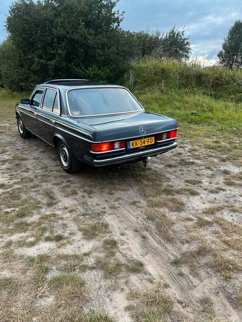 Mercedes-Benz 200-Serie 2.3 230 E AUT 1984 Blauw, Auto's, Mercedes-Benz, Particulier, 200-Serie, Bluetooth, Cruise Control, Open dak