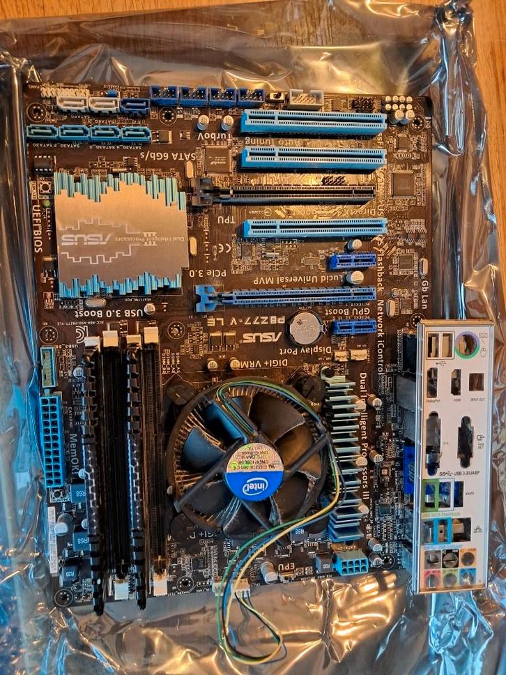 ASUS P8Z77-V LE + Intel i2300 + Corsair 8GB, Computers en Software, Moederborden, Gebruikt, Intel, DDR3, Ophalen
