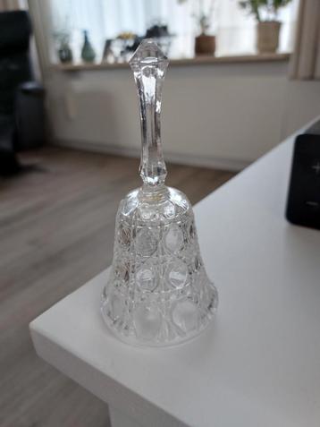 Kristallen Belletje met Mooi Design beschikbaar voor biedingen