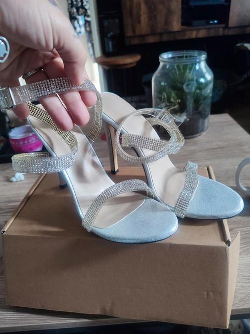 Feest hakken, Kleding | Dames, Trouwkleding en Trouwaccessoires, Nieuw, Schoenen, Overige kleuren, Ophalen